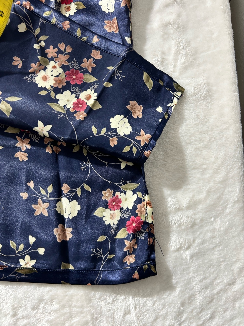 Chance Encounters Women's Floral Silky Button Front Pajama Top Navy Floral Sz 1X - Picture 11 of 13